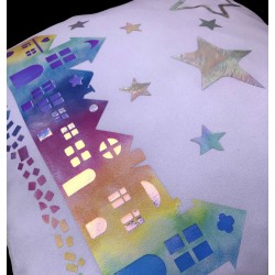 Cojín decorativo. Creado con vinilo textil por luz di weena